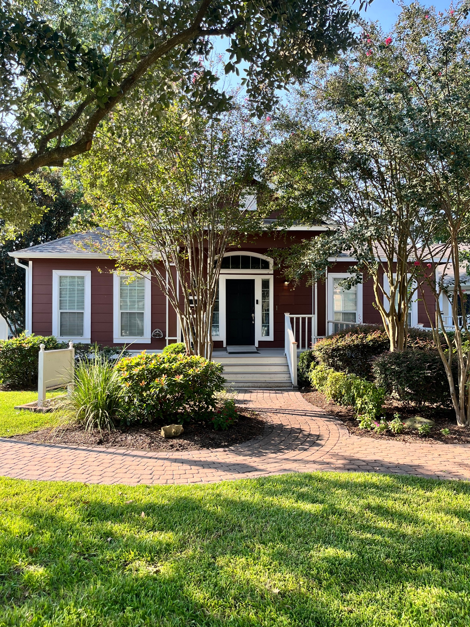 Office building exterior at Pin Oak Park
